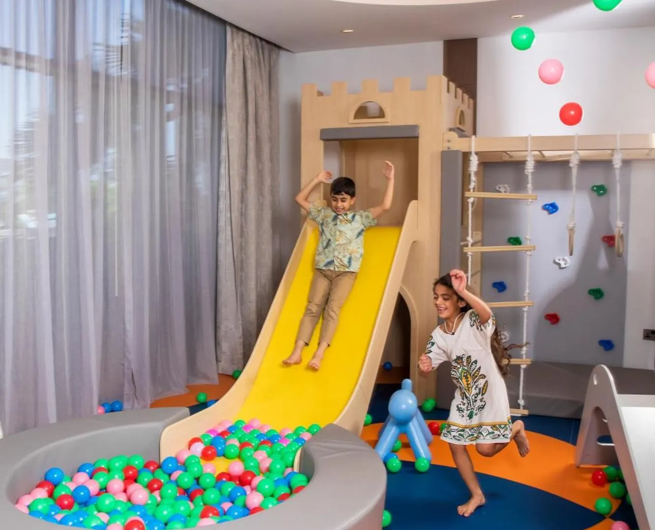 Damac Maison Aykon City Dubaj 4*,  Zjednoczone Emiraty Arabskie