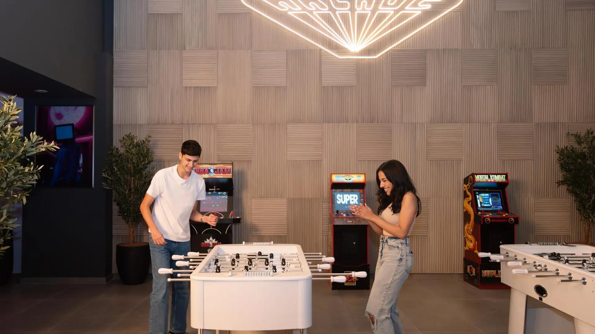 Damac Maison Aykon City Dubaj 4*,
