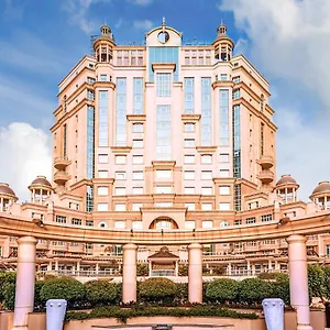 Swissôtel Al Murooj ***** Dubaï